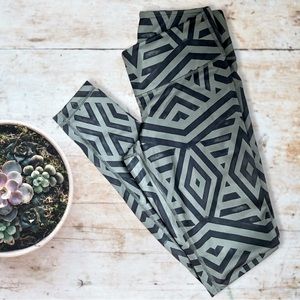 Lululemon Olive Green/Black Geometric Leggings, Size 6